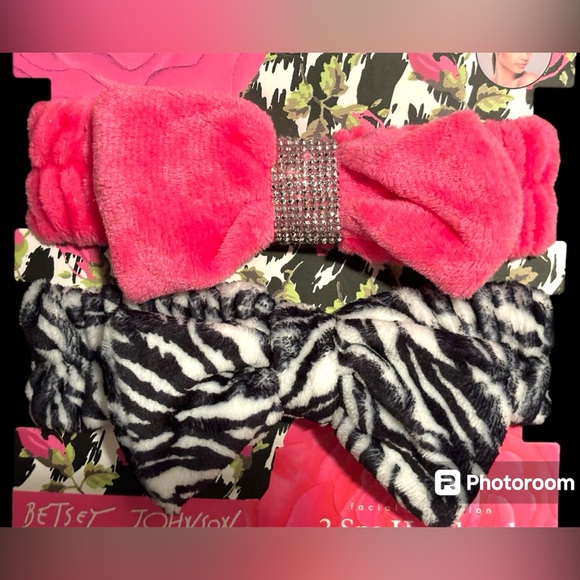 NEW•Betsey Johnson 2pc stretchable Spa Headband set - Picture 2 of 9